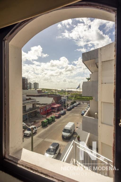 VENTA APARTAMENTO 3 DORMITORIOS Y DEPENDENCIA PENINSULA