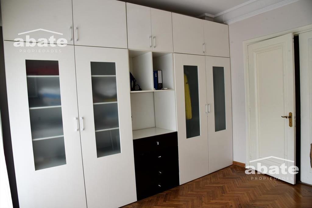 Venta apartamento de 4 dormitorios en Pocitos
