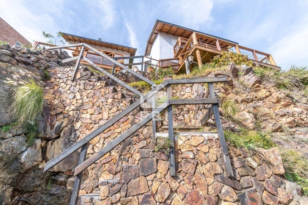 2 casas de 2 dormitorios con vista en Cerro San -