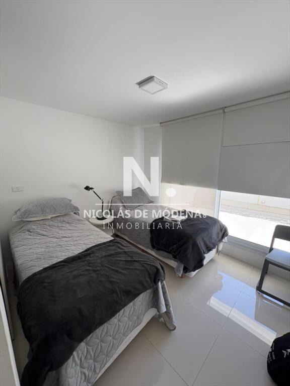 Hermoso apartamento de 3 dormitorios ubicado en primera lin