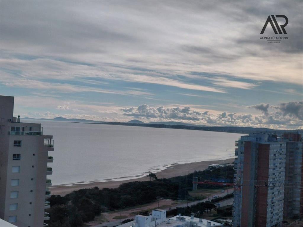 Apartamento en venta c/ cochera en Playa Mansa