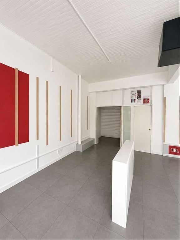 ALQUILER Local comercial de 343m2 sobre 18 de julio en Cent