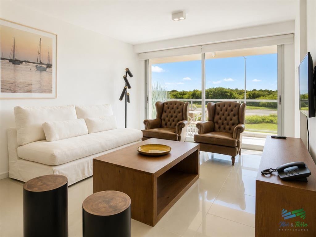 En venta Apartamento de 3 Dormitorios en Primera Linea Play