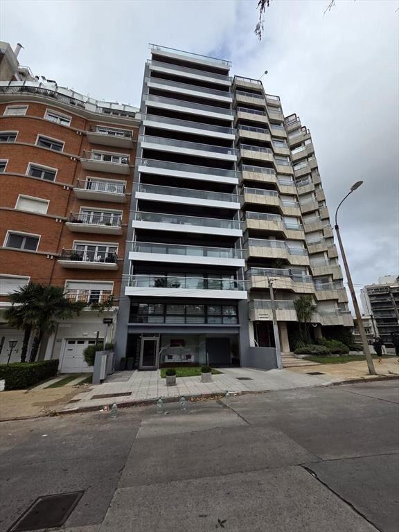 Leyenda Patria , frente al Parque, 159 m2 , gge x2 , nuevo