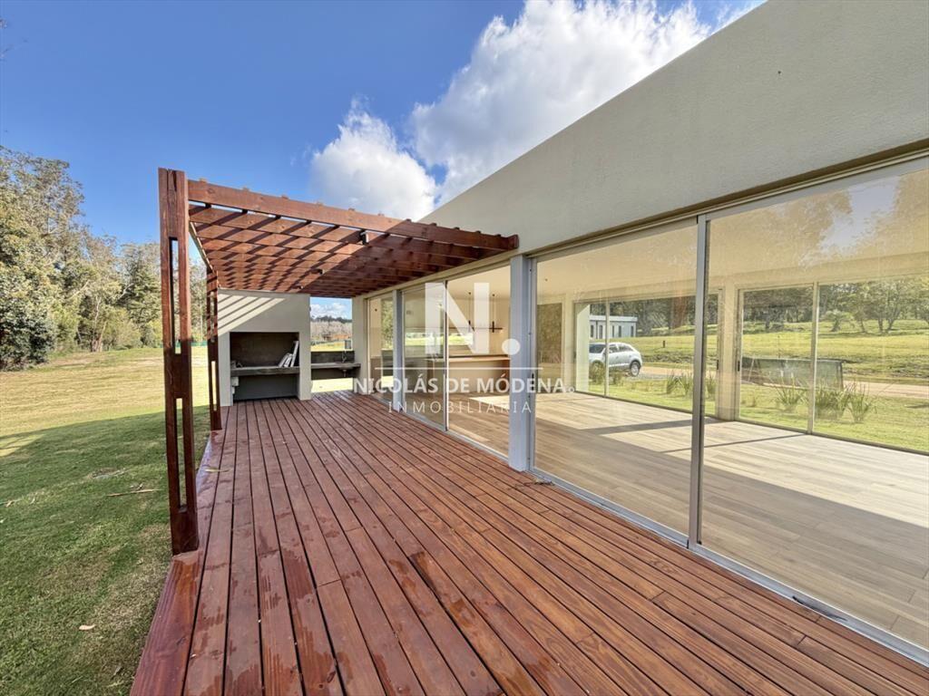 Casa en Barrio Privado a Estrenar