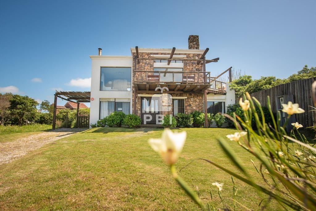 Espectacular Casa en Venta en El Chorro con al -