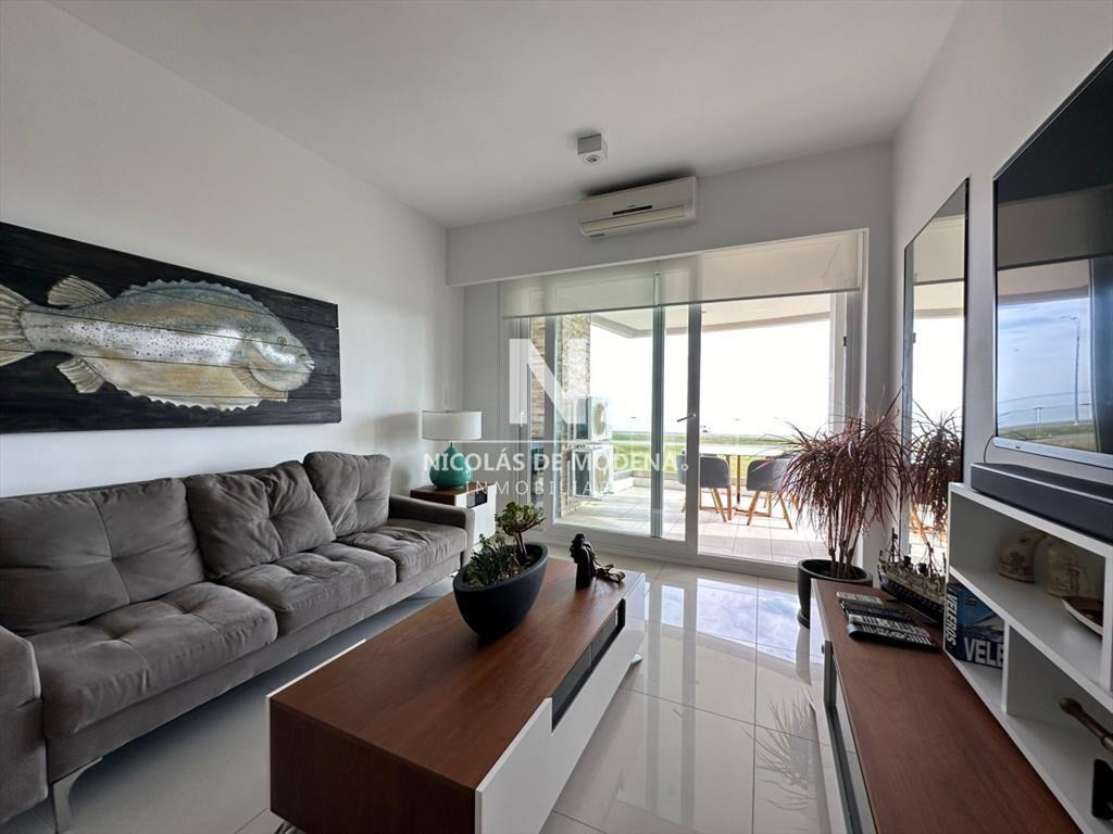 Vende departamento en Azure tower, playa mansa de