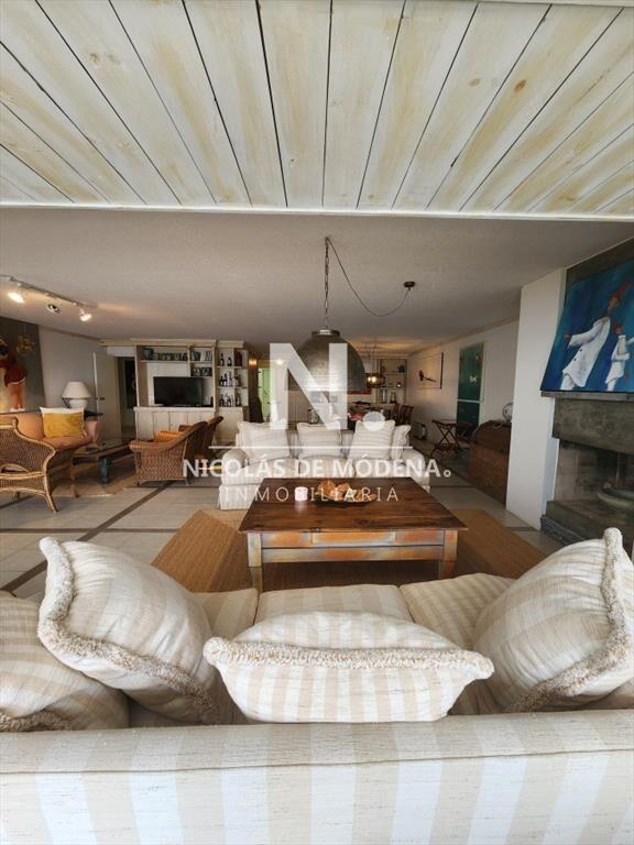 Departamento de 3 dormitorios en venta frente a
