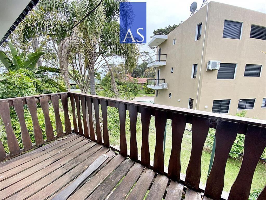 Casa 4 dormitorios en venta en Playa Mansa!!