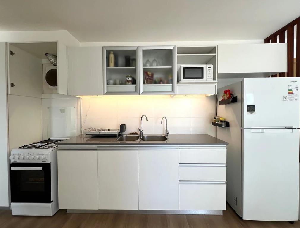 Venta Apartamento 2 Dormitorios y Garaje Amoblado en Buceo